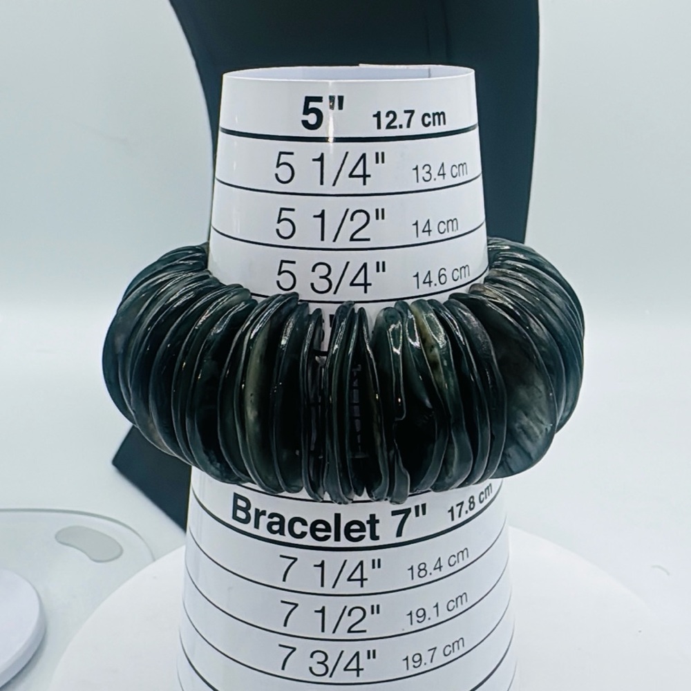 Elegant Abalone Shell Stretch Bracelet - image 3